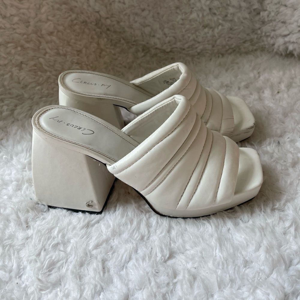 Circus by Sam Edelman Marlie white platform block heels slip on sandals SZ 7.5M
